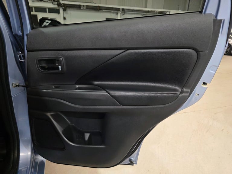 2015 Mitsubishi Outlander 2.0h 12kWh GX4h CVT 4WD Euro 5 (s/s) 5dr ESTATE Petrol/Electric Hybrid ...