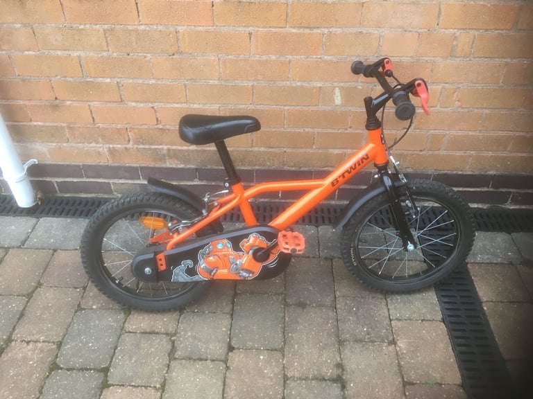 Kids bike 16 inch wheels, suits 4-7 year old