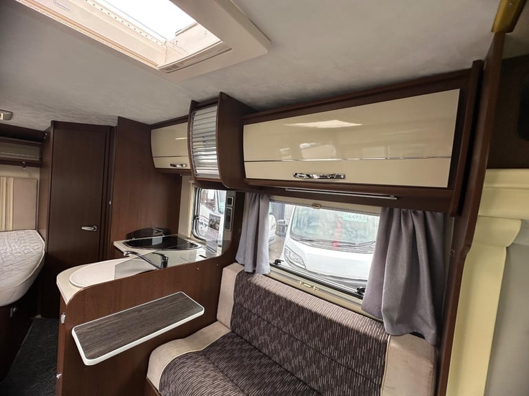 Roller Team Auto-Roller 694 4 berth DIESEL MANUAL 2014/14
