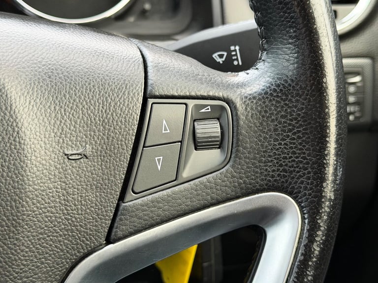 2015 Vauxhall Antara 2.2 CDTi Exclusiv 2WD Euro 5 (s/s) 5dr HATCHBACK Diesel Manual