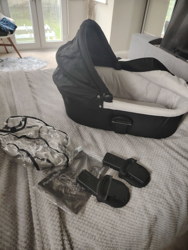 Free mamas and papas Zoom carry cot 