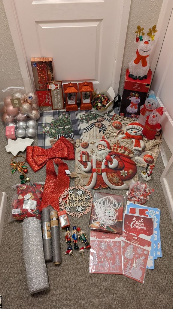 image for Bundle of Christmas stuff 