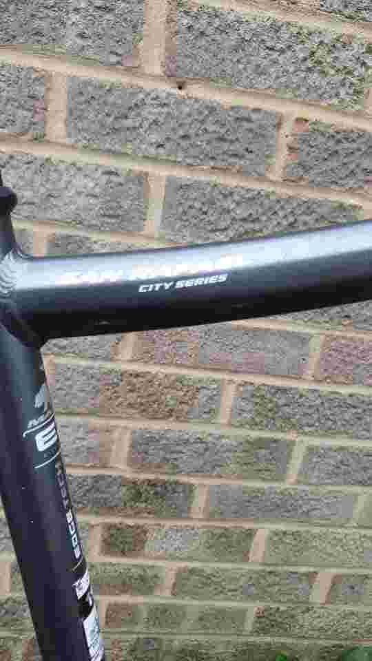 Lightweight Aluminium Marin San Rafael Hybrid bike in good condition with suspensions