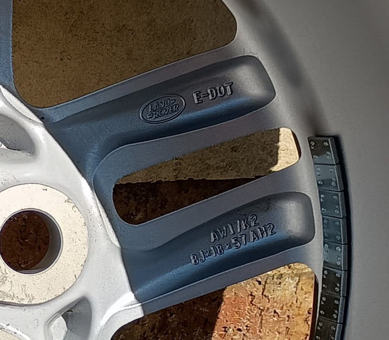 235 60 18" 107V NEW JEEP SUV TYRE + ALLOY WHEEL VOLVO XC60 XC90 AUDI Q5