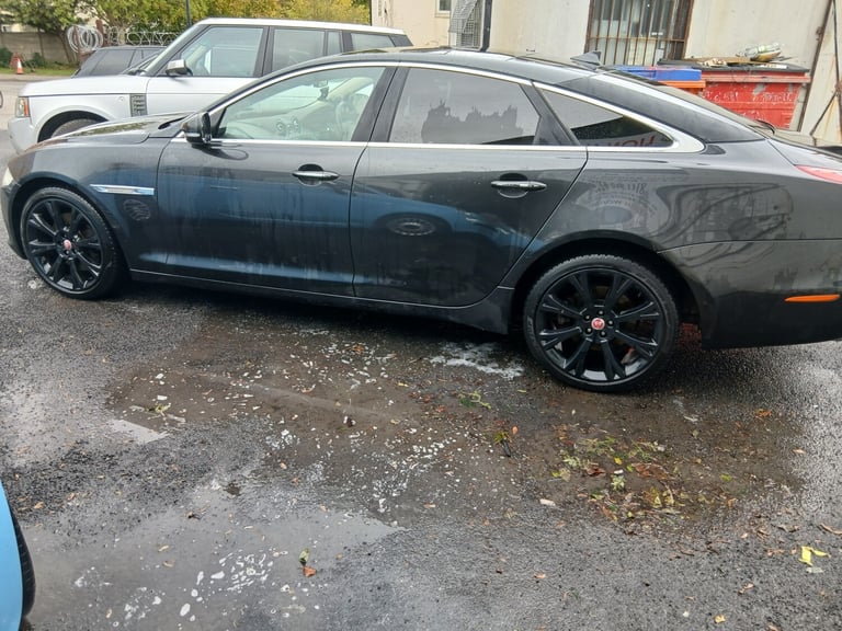 image for 2014 Jaguar XJ 3.0d V6 Portfolio 4dr Auto [8] SALOON Diesel Automatic