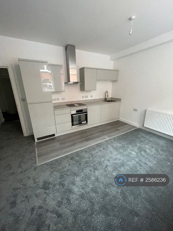 1 bedroom flat in Silvester Square, Hull, HU1 (1 bed) (#2586236)