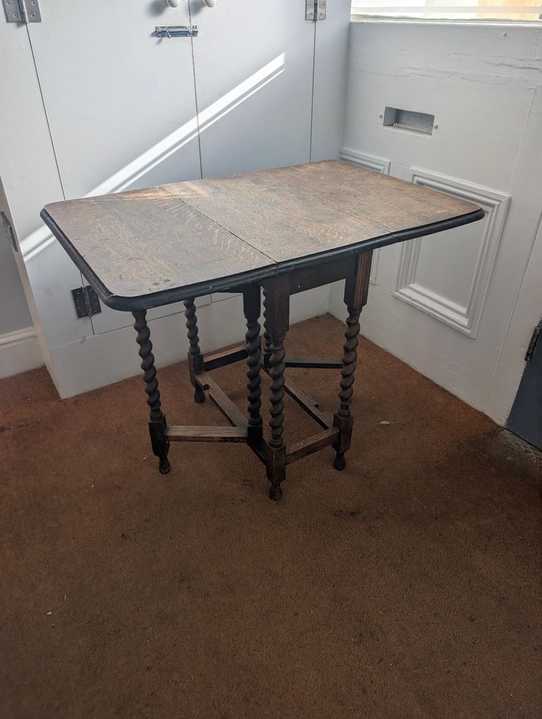 Small fold out table 