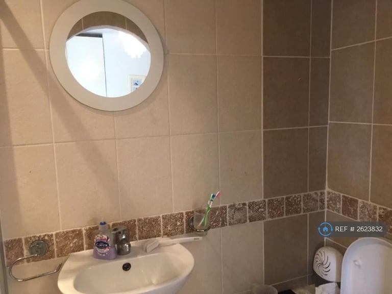 3 bedroom house in Wood Lane, Dagenham, RM8 (3 bed) (#2623832)