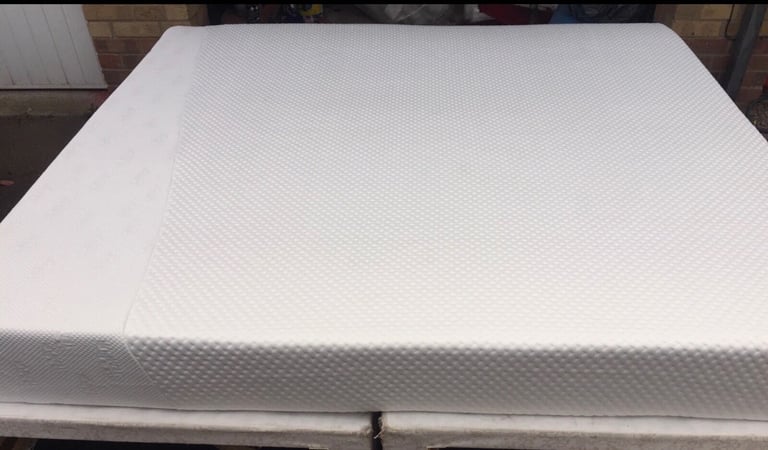 image for Tempur kingsize mattress £250 delivered 