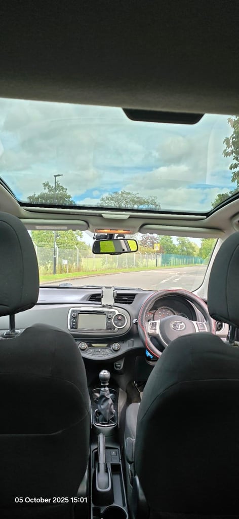 Toyota, YARIS, Hatchback, 2014, Manual, 1329 (cc), SUNROOF, 5 doors