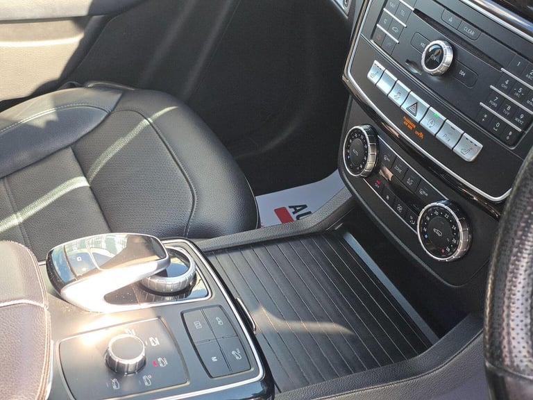MERCEDES-BENZ GLE CLASS 3.0 GLE350d V6 AMG Line (Premium) G-Tronic 4MATIC Euro