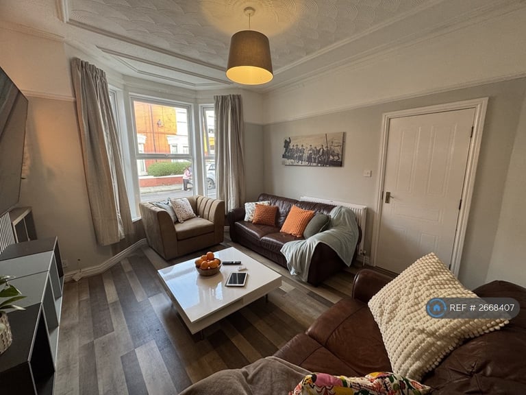 4 bedroom house in Crawford Avenue, Mossley Hill, Liverpool, L18 (4 bed) (#2668407)