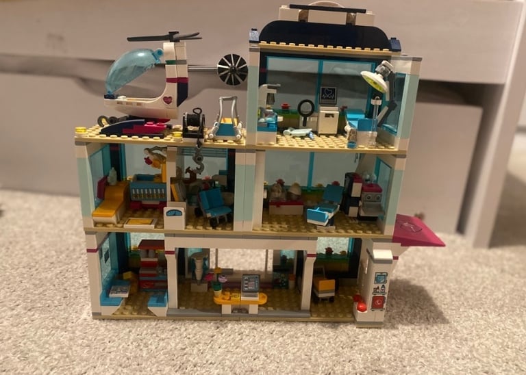 Lego Friends Heartlake Hospital 