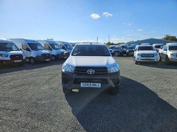 2019 ON 69 PLATE TOYOTA HILUX ACTIVE D-4D 4WD 2400CC DOUBLE CAB PICKUP ULEZ