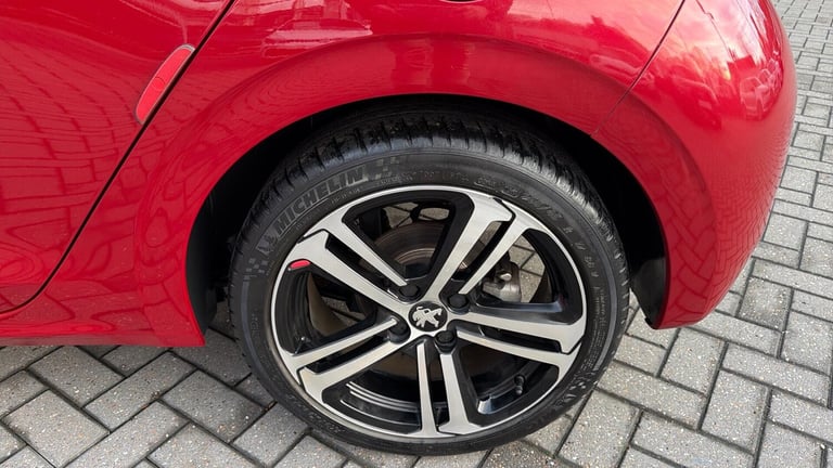  Peugeot 208 1.2 PureTech GPF GT Line Hatchback 5dr Petrol Manual Euro 6 (s/s) (110 ps) Petrol Ma...