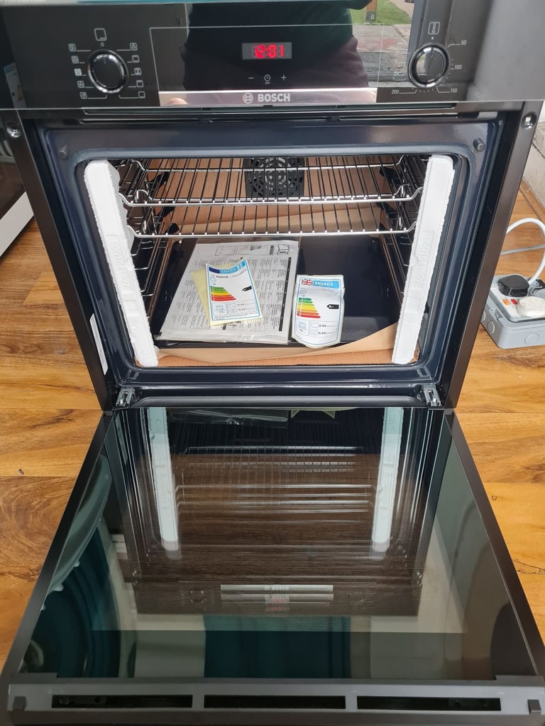 Bosch Serie4 single electric steam oven built-in black multifunction 