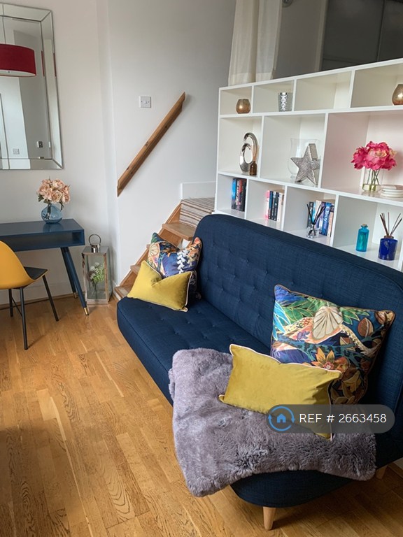 Studio flat in Ridings House, Windsor, SL4 (#2663458)