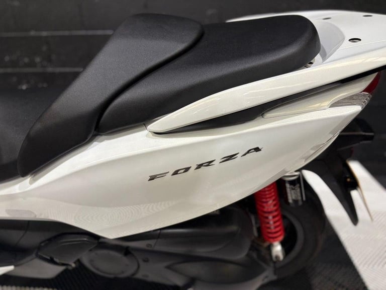 2016 66 HONDA FORZA 300 FINANCE SPECIALISTS APPLY NOW