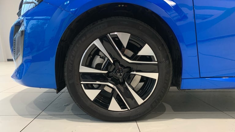 2024 Peugeot 208 1.2 HYBRID Allure Hatchback 5dr Petrol Hybrid e-DSC6 Euro 6 (s/s) (100 ps) Hatch...