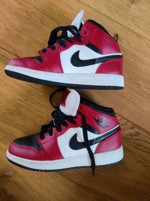 Nike Jordan 1, Chicago,black toe, mid UK size 3