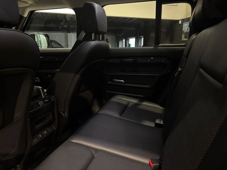 2023 Land Rover Defender 3.0 D250 MHEV SE Hard Top SUV 5dr Diesel Auto 4WD MWB Euro 6 (s/s) (250 ...
