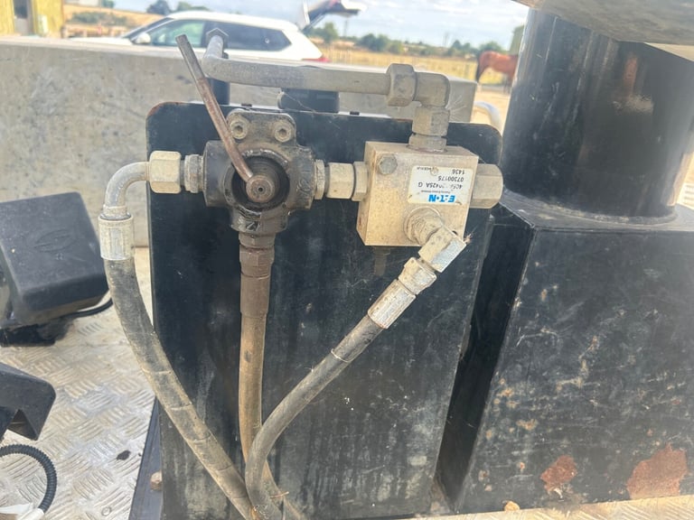 2014 Land Rover Defender Hi Capacity PickUp TDCi [2.2] cherry picker PICK UP Diesel Manual