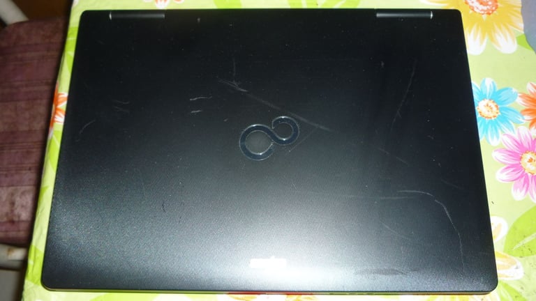 FUJITSU Lifebook S752 14" i5 8GB 128GB SSD Laptop, Opened to offers.