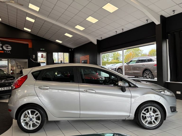 2014 Ford Fiesta 1.0T EcoBoost Zetec Hatchback 5dr Petrol Manual Euro 5 (s/s) (100 ps) Hatchback ...