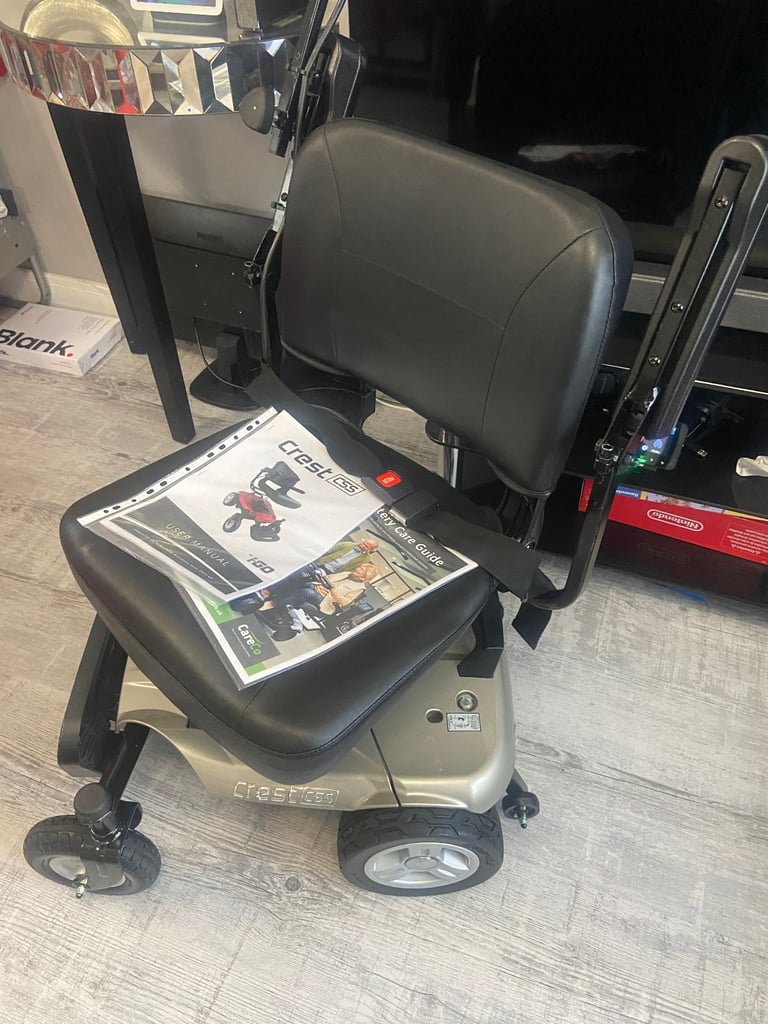 Mobility power chair, Electric wheelchair I-Go Crest CSS, 18 months old. Free delivery possible.