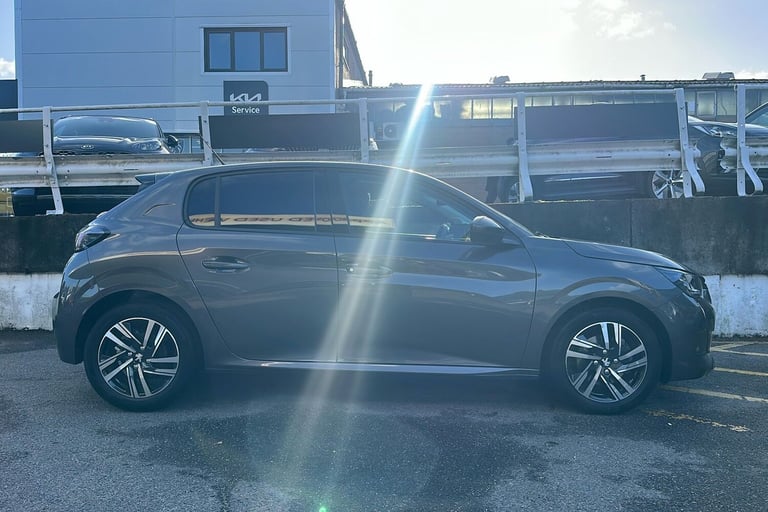  Peugeot 208 1.2 Puretech Allure Premium Hatchback 5dr Petrol Manual Euro 6 s/s