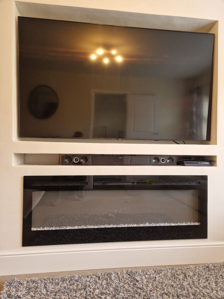 Electric wall mounted fireplace