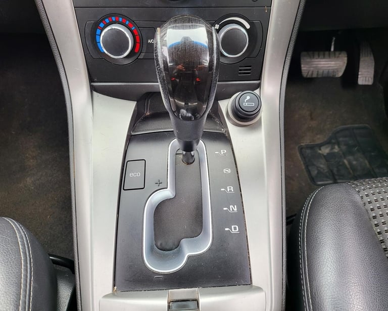 2012 FACELIFT CHEVROLET CAPTIVA 2.2 VCDi LT 5 DOOR 7 SEATER AUTOMATIC BLACK