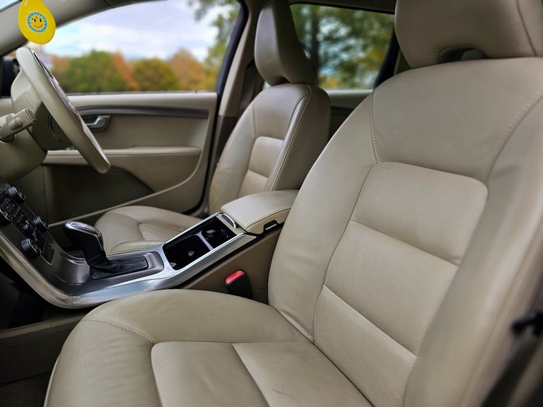 2013 Volvo V70 D2 [115] SE 5dr Powershift ESTATE Diesel Automatic