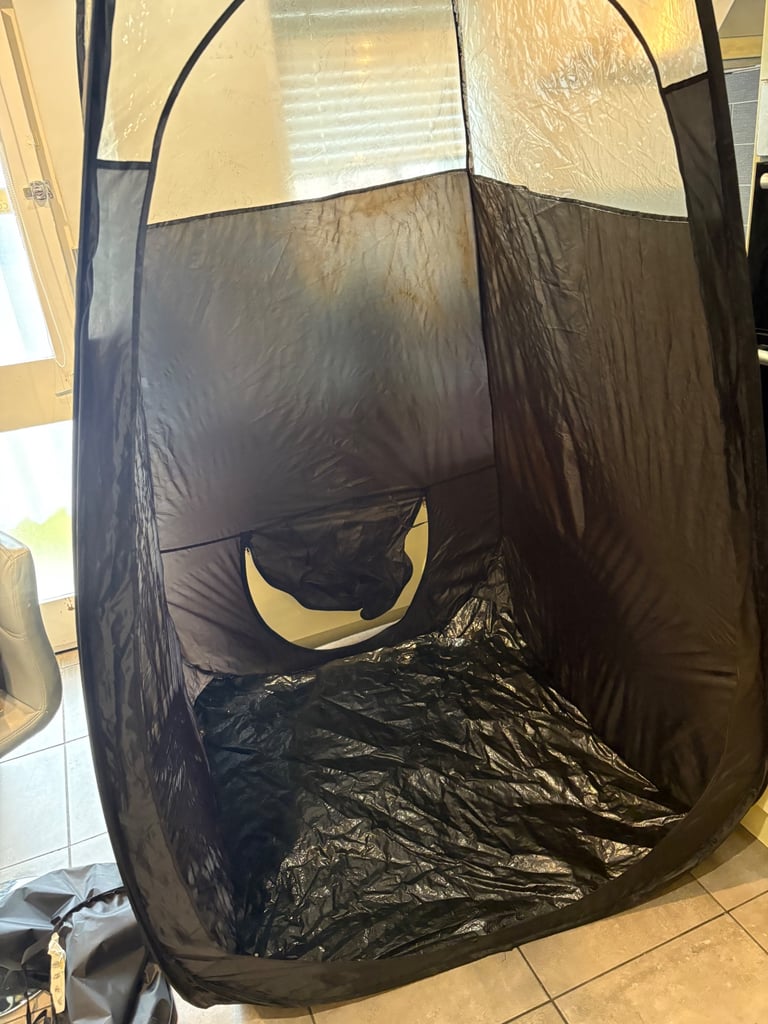 Spray tan machine and tent 
