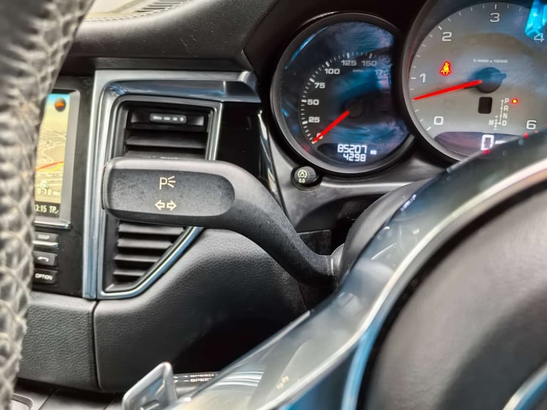 2015 Porsche Macan 3.0 Macan S D Semi-Auto 4WD 5dr SUV Diesel Automatic