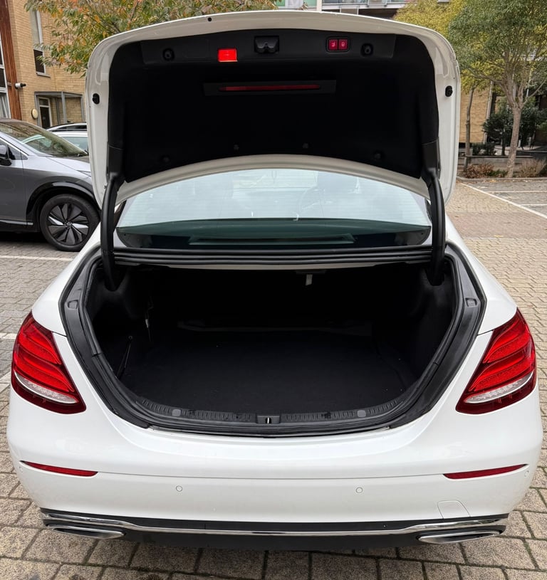 Mercedes-Benz, E CLASS, Saloon, 2017, Semi-Auto, 1950 (cc), 4 doors