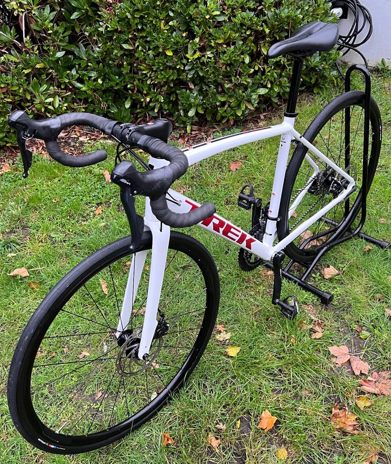 Trek Domane AL3 Disc - Endurance / Road / Gravel Bike - Carbon Forks - 54cm