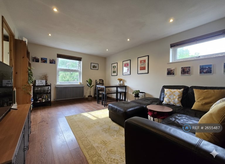 2 bedroom flat in Edmeston Close, London, E9 (2 bed) (#2655487)