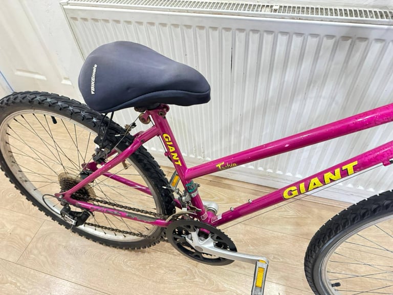 26inch Giant Tachia mountain bike in good condition All fully working 