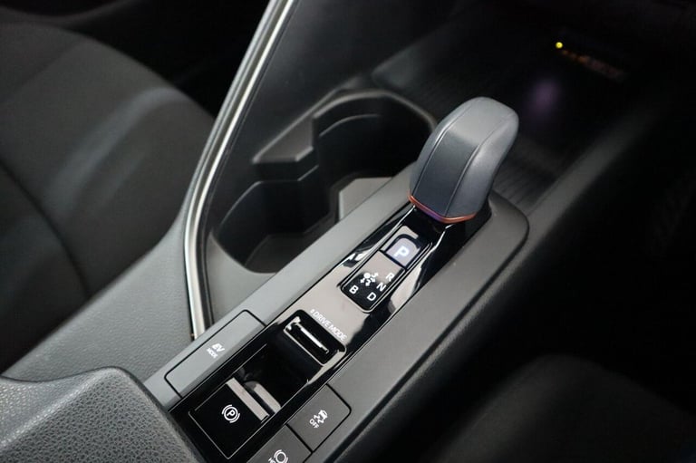 2024 Toyota C-HR 1.8 VVT-h Design CVT Euro 6 (s/s) 5dr HATCHBACK PETROL/ELECTRIC Automatic