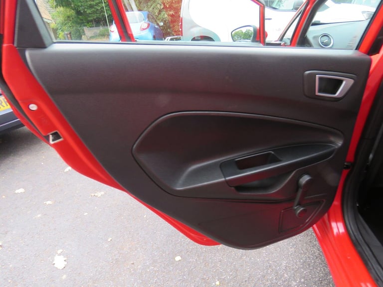 2016 Ford Fiesta 1.0T EcoBoost Zetec Euro 6 (s/s) 5dr HATCHBACK Petrol Manual