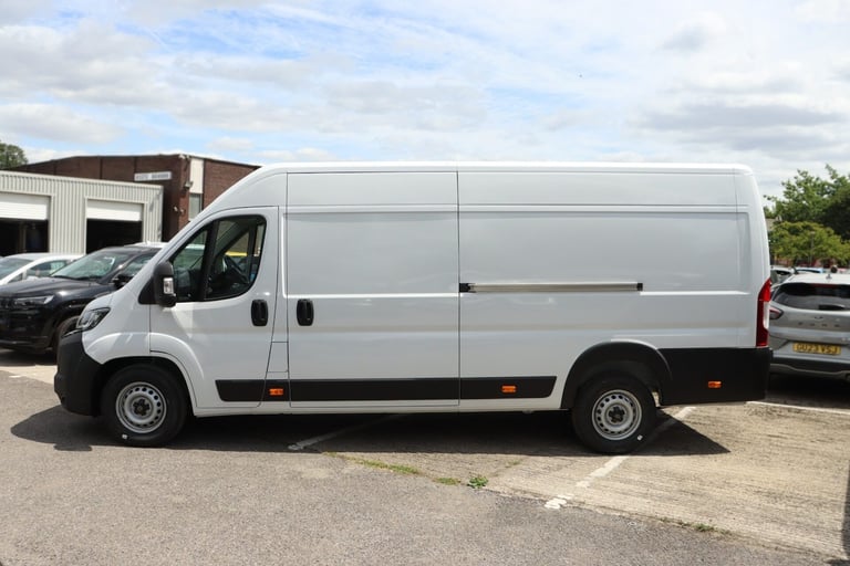 2025 Peugeot Boxer 2.2 BlueHDi 140 L4H2 435 Professional Panel Van Diesel Manual