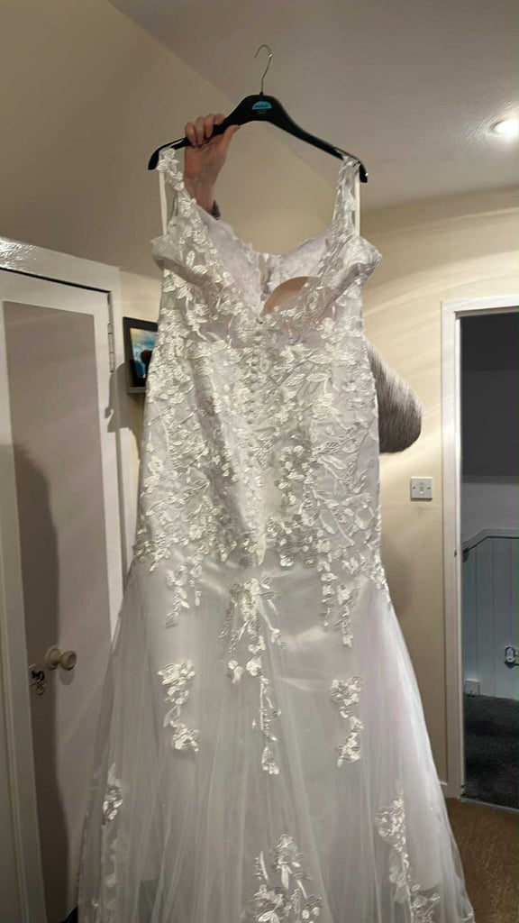 Wedding dress