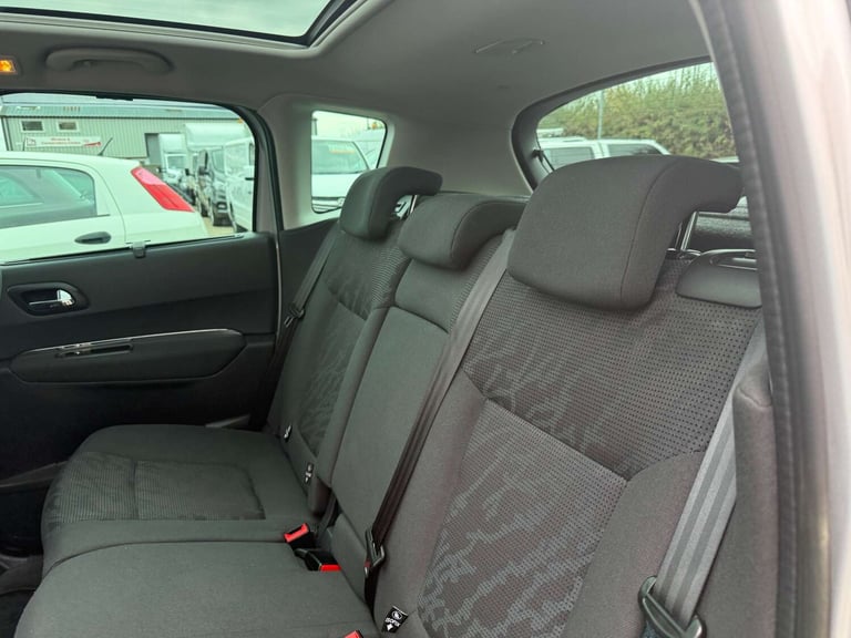2013 Peugeot 3008 1.6 3008 Allure e-HDi Semi-Auto 5dr SUV Diesel Automatic