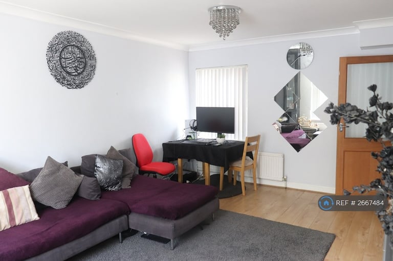 2 bedroom house in Nelson Close, Uxbridge, UB10 (2 bed) (#2667484)