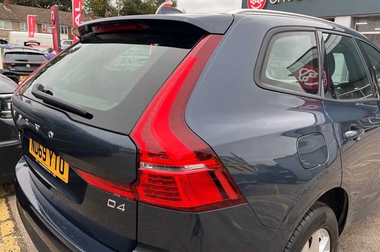 2020 Volvo XC60 2.0 D4 Momentum SUV 5dr Diesel Auto Euro 6 (s/s) (190 ps) SUV Diesel Automatic