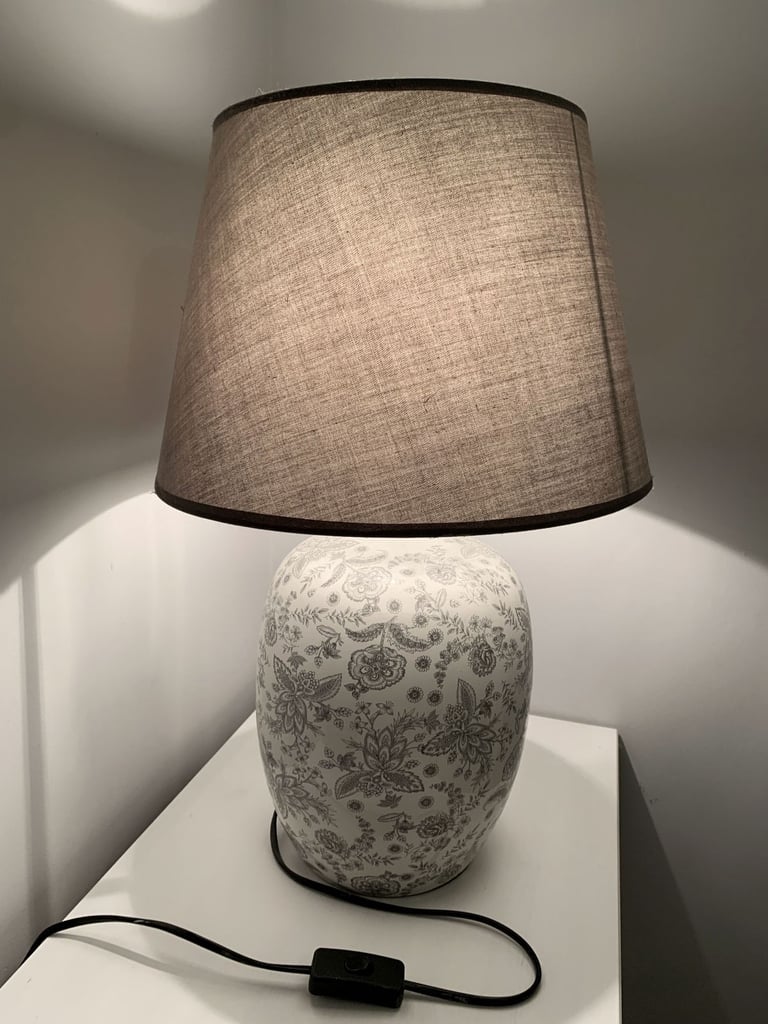 Decorative Table Lamp – very good condition