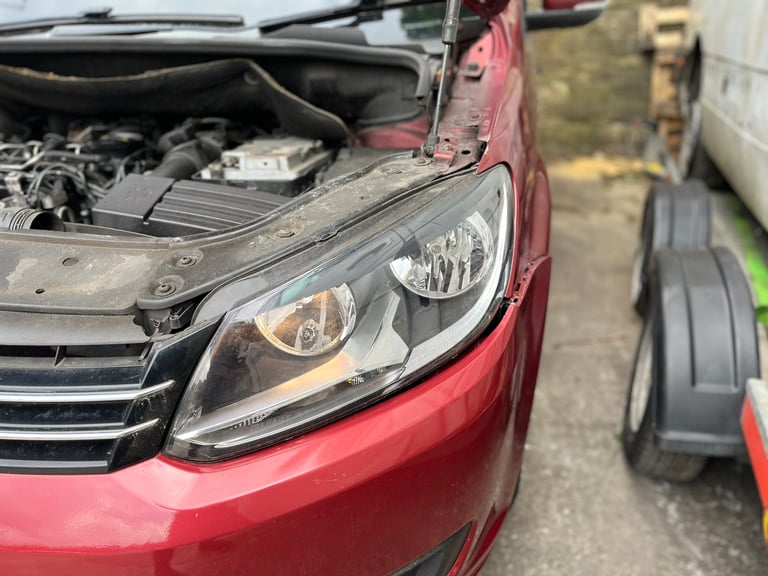 VW TOURAN 2014 PASSENGER HEADLIGHT HALOGEN 