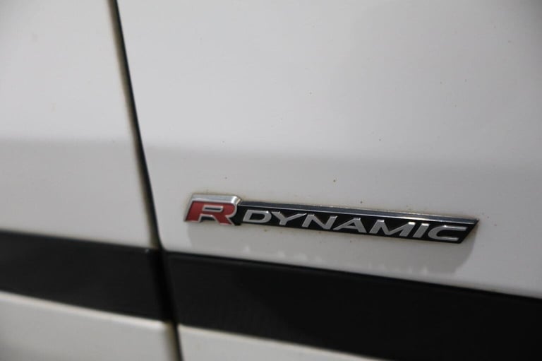 LAND ROVER RANGE ROVER VELAR 2.0 D240 R-Dynamic SE Auto 4WD Euro 6 (s/s) 5dr