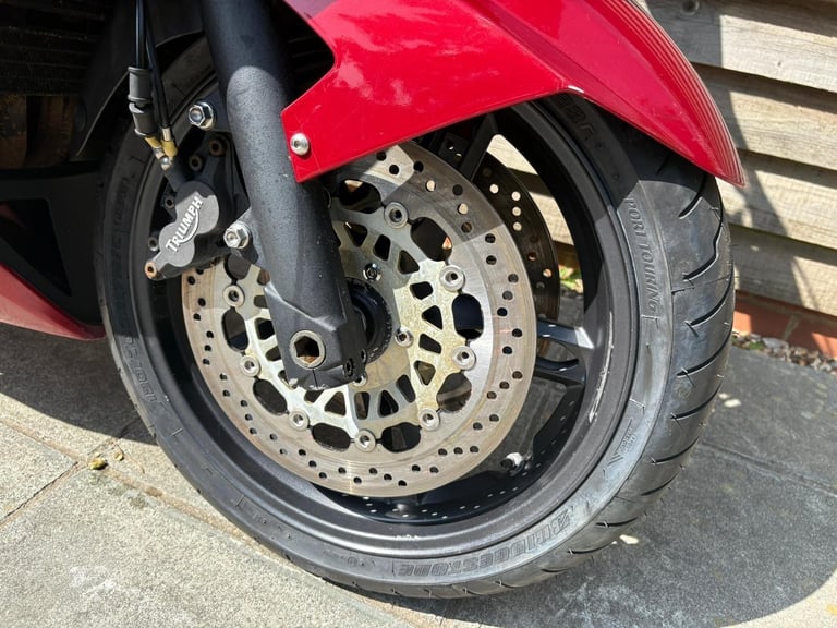 2007 / 07 Triumph Sprint 1050 £1900 Red 42803 miles.